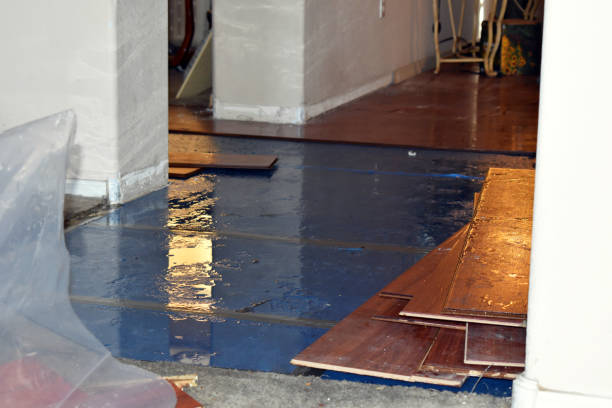 Professional Emergency Water Damage Restoration technician working in Howard, OH